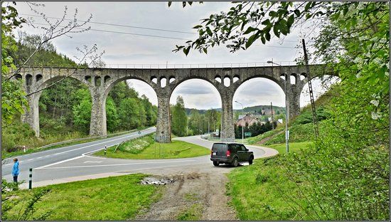 Wiadukt kolejowy w Lewinie Kłodzkim